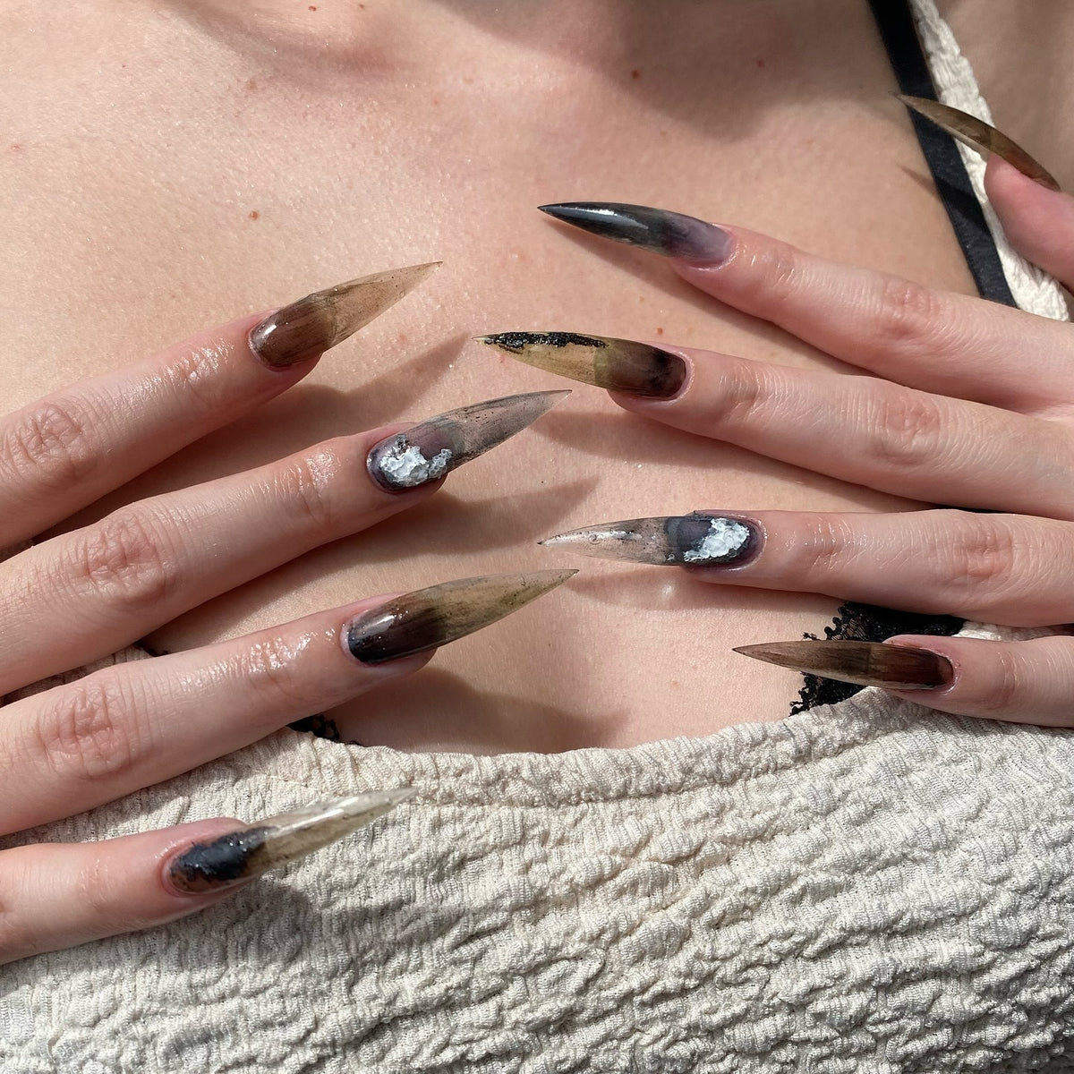 Smoky Swamp Claw Mossy Sheer Press On Nails
