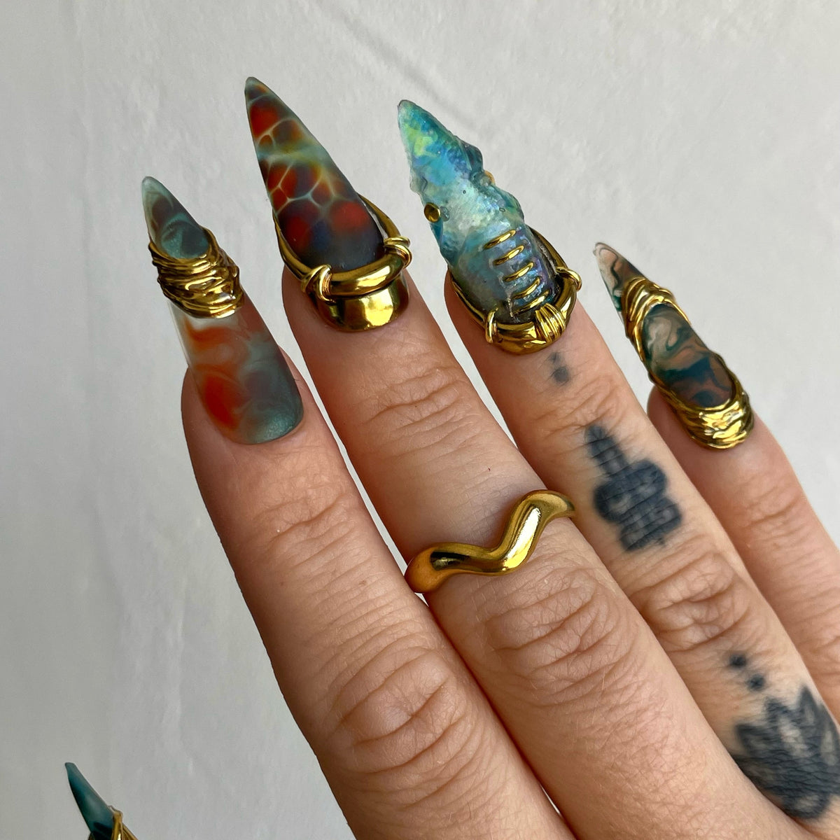 Ocean Jasper Gold Wire Agate Stiletto Press On Nails