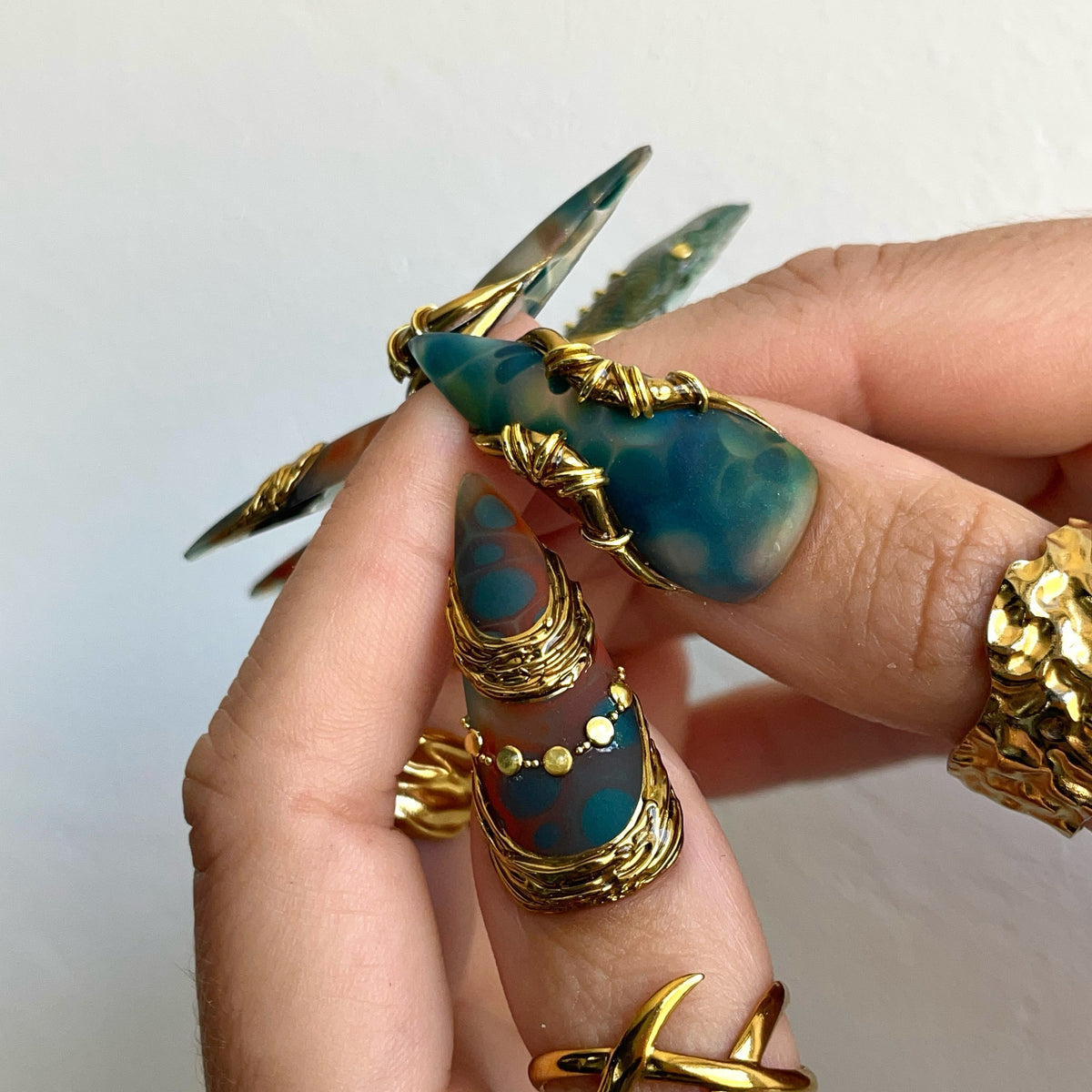 Ocean Jasper Gold Wire Agate Stiletto Press On Nails