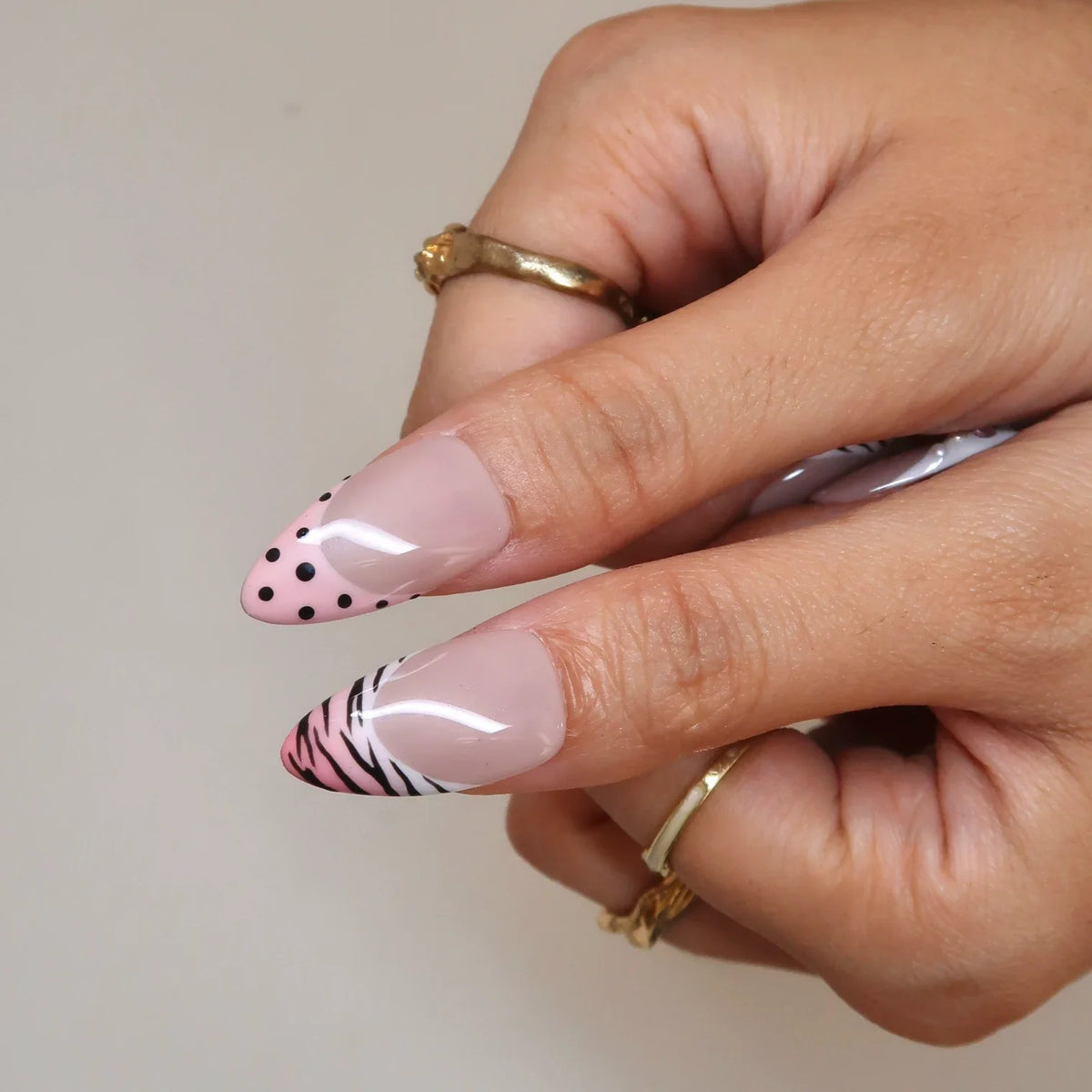 Candy Kiss Aura Fresh Almond Press On Nails