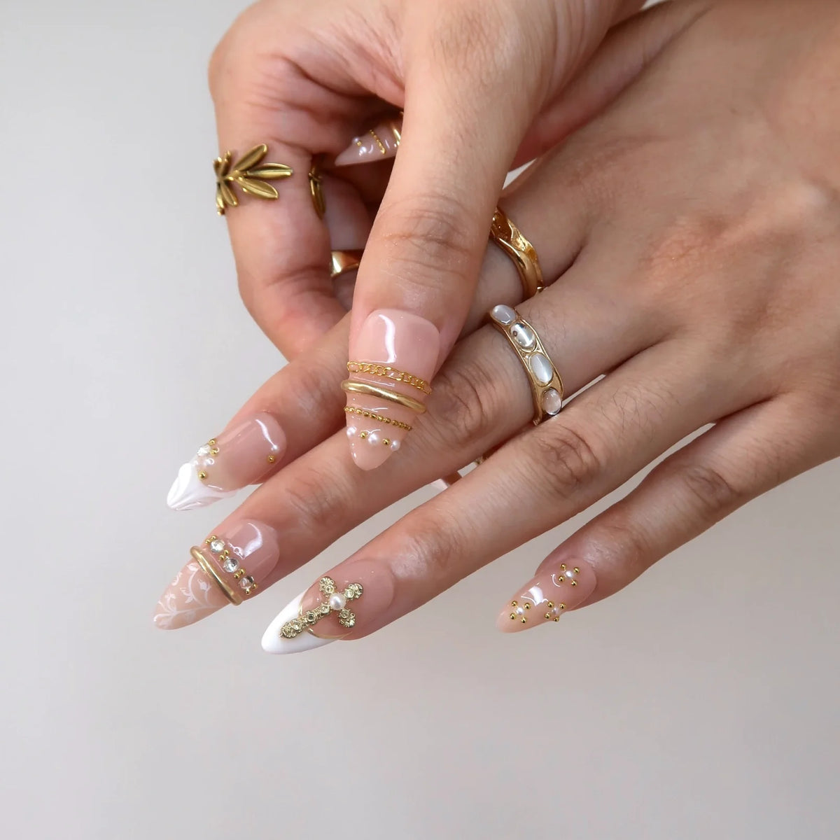 Saint Glow Chrome Elegant Almond Press On Nails